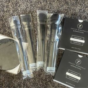 Savvy Minerals Makeup Brush Set and Eyeshadow
